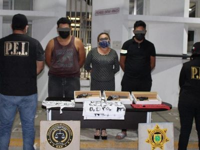 Policía de Mérida detiene a tres personas por colgar mantas con amenazas al gobierno