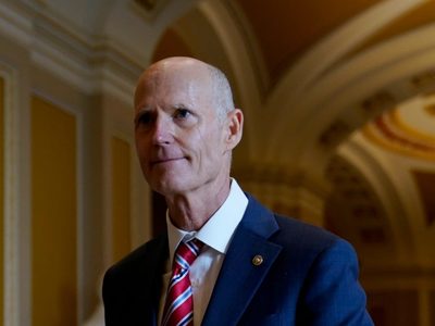 El senador Rick Scott desafía a Mitch McConnell por el liderazgo republicano en el Senado de EU
