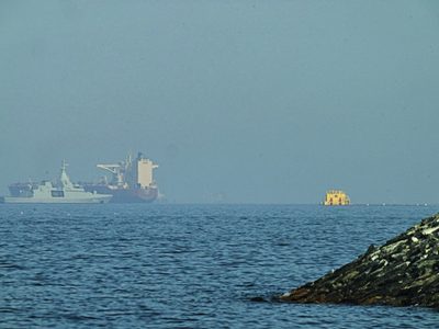 Trump anuncia que el lunes iniciará plan para ayudar a barcos varados a salir del estrecho de Ormuz