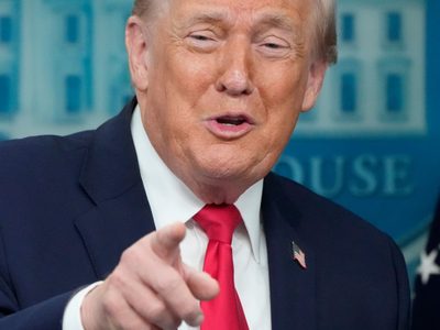 Trump revela que pensó ponerle su nombre al Golfo de México (Video)
