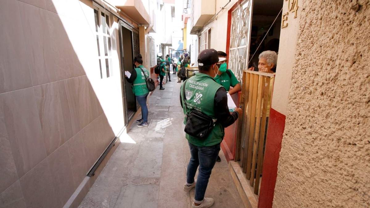 Inicio del programa "Barrio Adentro"
