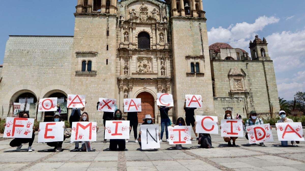 Mujeres oaxaqueñas marcharon para exigir un alto a los feminicidios en el país
