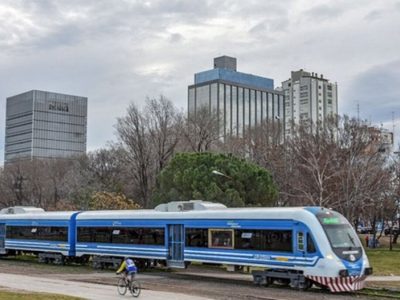 Quieren agregar un vagón exclusivo para bicicletas en el Tren del Valle