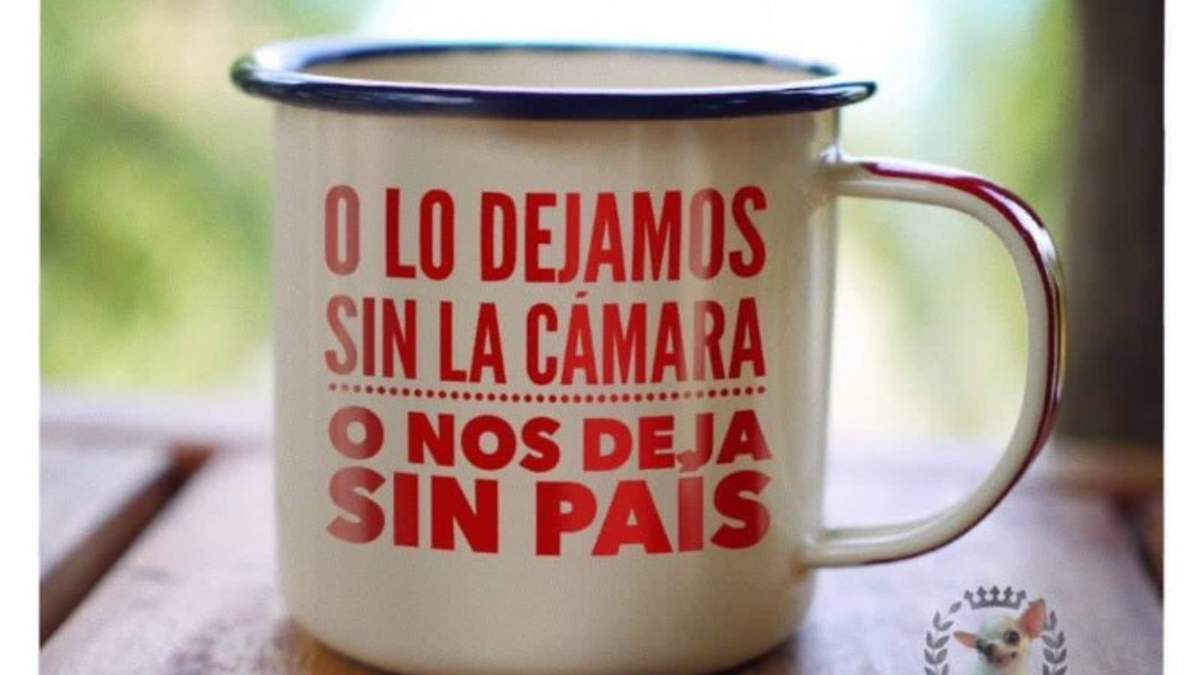 La taza publicada por Claudio X González