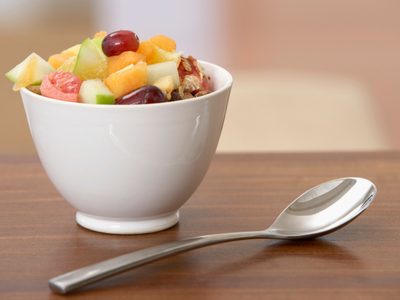 Ensalada de frutas: la receta más fácil y rica para rendirla al máximo, ya sea para las Fiestas o para vender