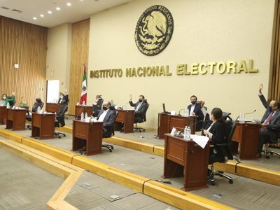 INE rechaza aplicar medidas cautelares contra AMLO por mañaneras en Coahuila e Hidalgo