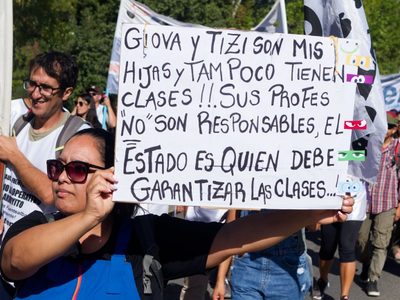 El Gobierno provincial confirmó el descuento a docentes que se sumen al paro