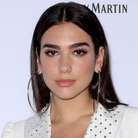 ¡Qué ternura! Dua Lipa sorprende a sus fans con esta postal. ¡No te la pierdas!