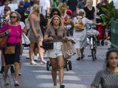 Suecia registró la cifra más alta de contagios desde junio: las autoridades evalúan medidas