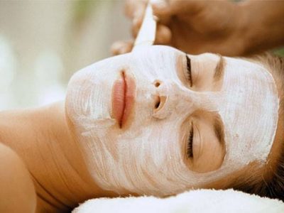 Con ingredientes que tenés en tu cocina: prepará esta poderosa mascarilla para rejuvenecer e hidratar tu piel