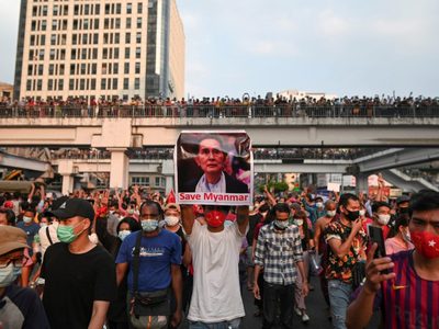 Myanmar: continúa la protesta de miles de personas contra el Ejército