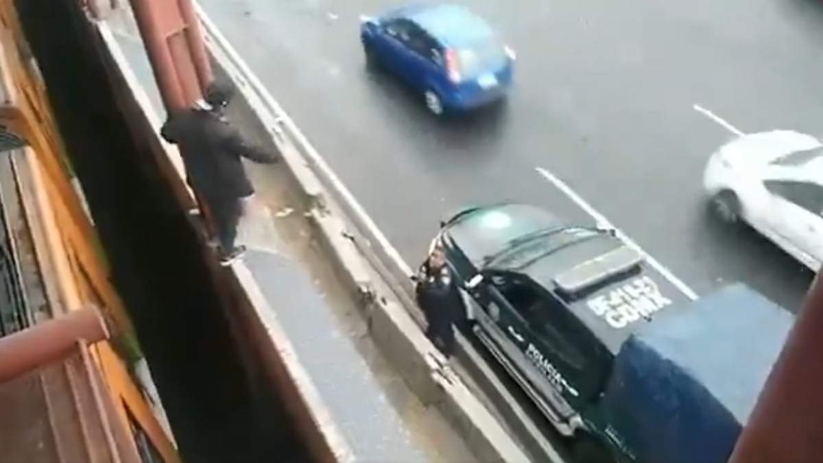 El sujeto ingresó a la estación por una barda perimetral, pese a las advertencias de la policía