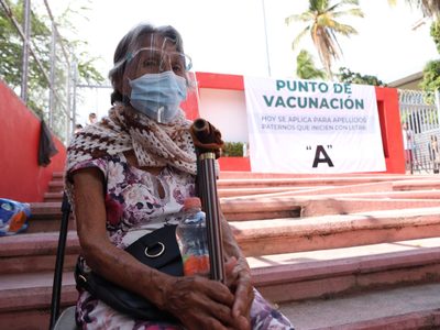 Adultos mayores, tecnología y futuro cercano