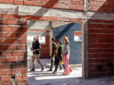 Destacan que hay 43 obras educativas en marcha con financiamiento de provincia