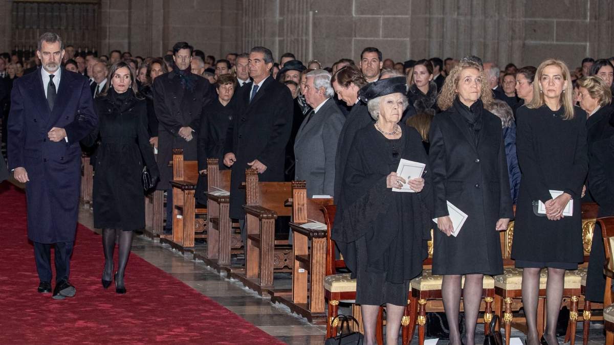 La Familia Real, en el el funeral de la Infanta Pilar. Fuente: (Instagram)