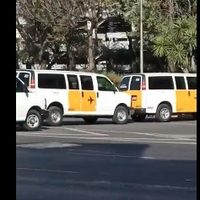 Marinos desalojan del AICM al grupo de taxistas “Sitio 300” por deuda de 50 millones de pesos