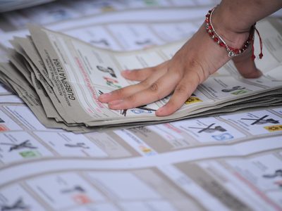 Alertan por la configuración de “un peligroso escenario para la democracia" en Mexico