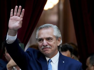 A seis días del cambio de gobierno, Alberto Fernández aceptó la renuncia de varios funcionarios