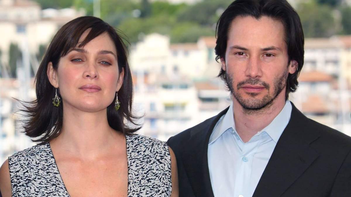 Carrie-Anne Moss y Keanu Reeves. Fuente: (Instagram).