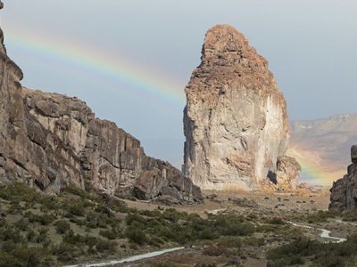 Piedra Parada, la joya volcánica de la Patagonia ideal para trekking, escalada y cielos infinitos