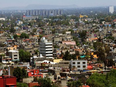 Se respiran en el aire de CDMX bacterias que causan laringitis, asma, edema pulmonar y hongo negro