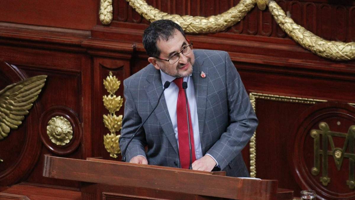 Comparece César Cravioto