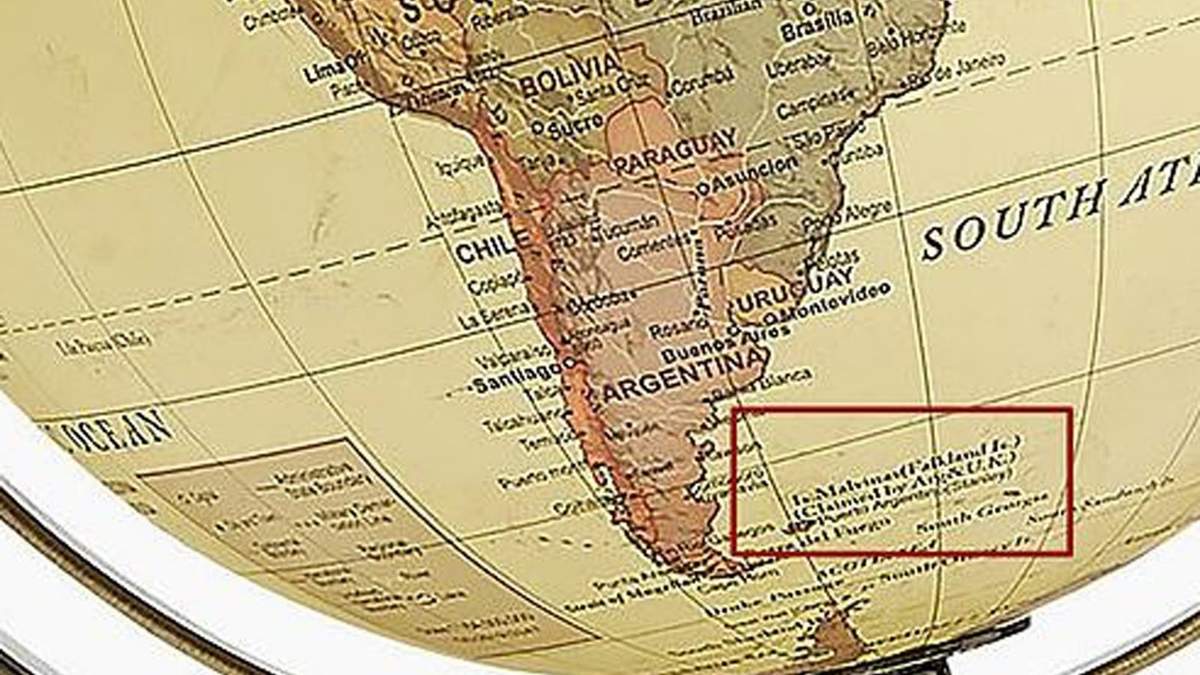 Para los británicos este globo terráqueo tiene un "error". (Fuente: Twitter)