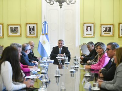 Alberto Fernández recibió a las y los representantes del Parlamento Patagónico