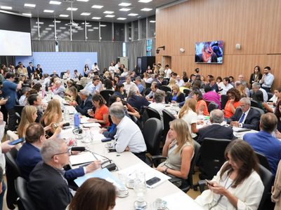 El oficialismo alcanzó dictamen para la reforma electoral y avanza la suspensión de las PASO