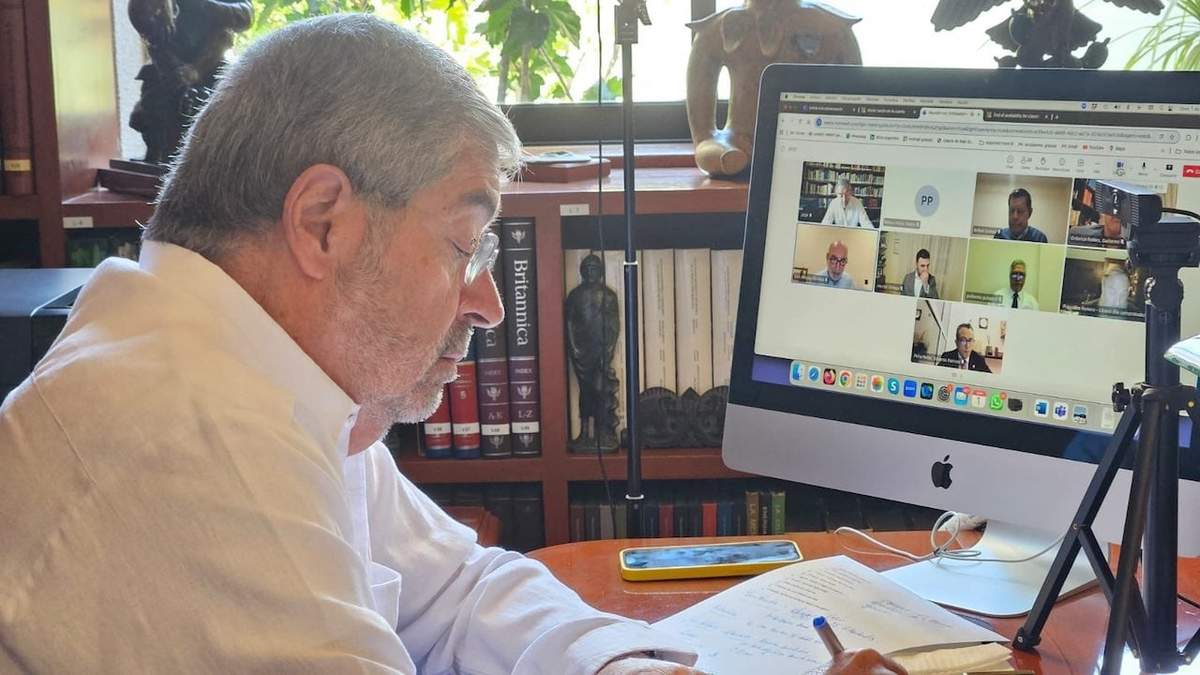 Juan Ramón de la Fuente en la reunión virtual