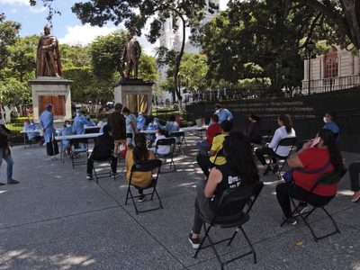En un día, 24 mil 893 contagios y 113 defunciones por covid-19
