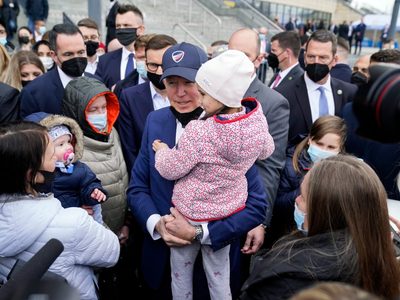 En Polonia, Biden llama "carnicero" a Putin