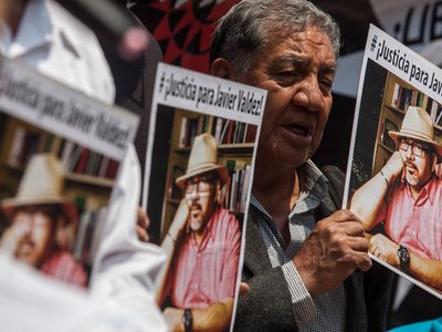 'El peor crimen es el silencio, hay que exigir justicia”, claman periodistas en protesta frente a la PGR