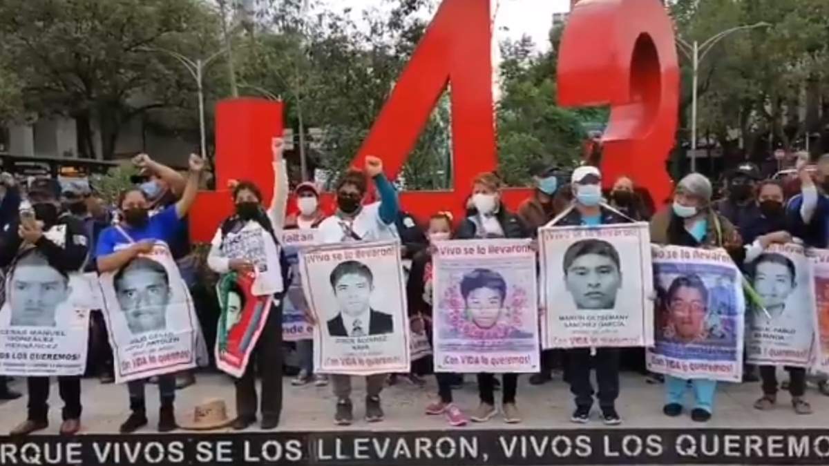 La marcha por los 43 normalistas de Ayotzinapa
