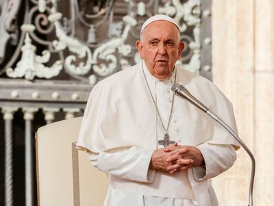 El papa Francisco se cayó en su residencia: cuál es su estado de salud
