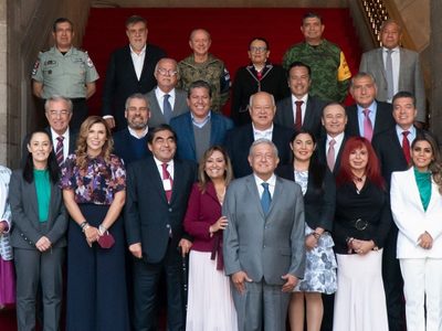 La guerra contra el narco se ordenó por un civil: Gobernadores de Morena justifican reforma militar