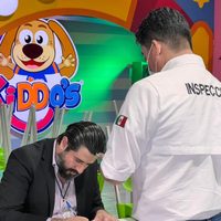 Vinculan a proceso a adolescente que abusó de un niño en un salón de fiestas en NL