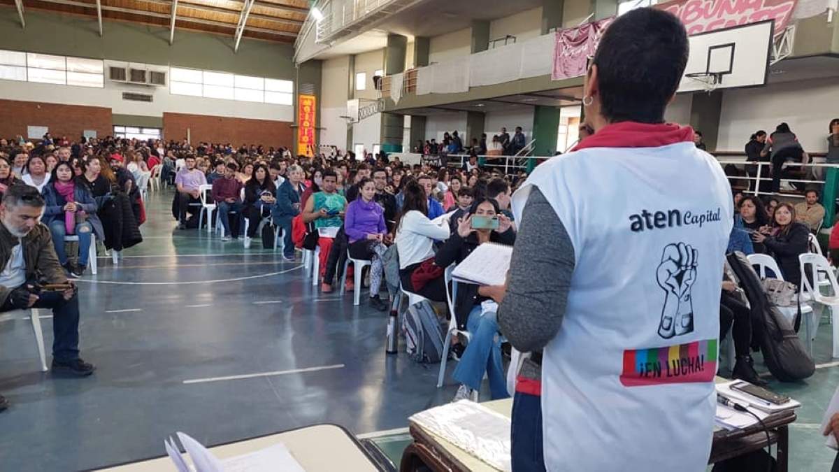 Asamblea convocada por ATEN Capital. (Fuente: Facebook)