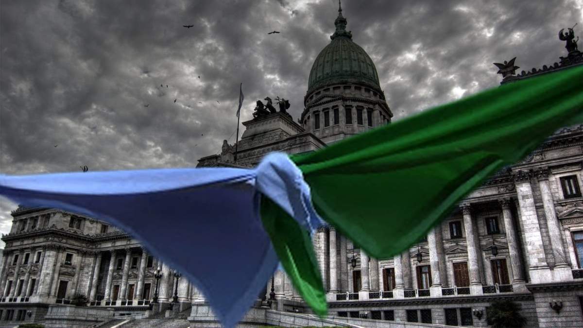 Providas vs marea verde. Fuente: (Minuto Neuquén)
