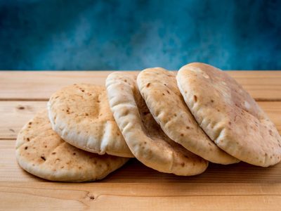 Rendite a la tentación sin culpa con esta receta de pan árabe sin gluten, ideal para un buen tostado
