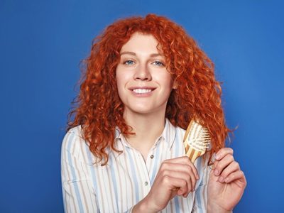 Sin gastar una fortuna, mirá cómo podés cuidar tu cabello rizado en invierno de forma muy natural