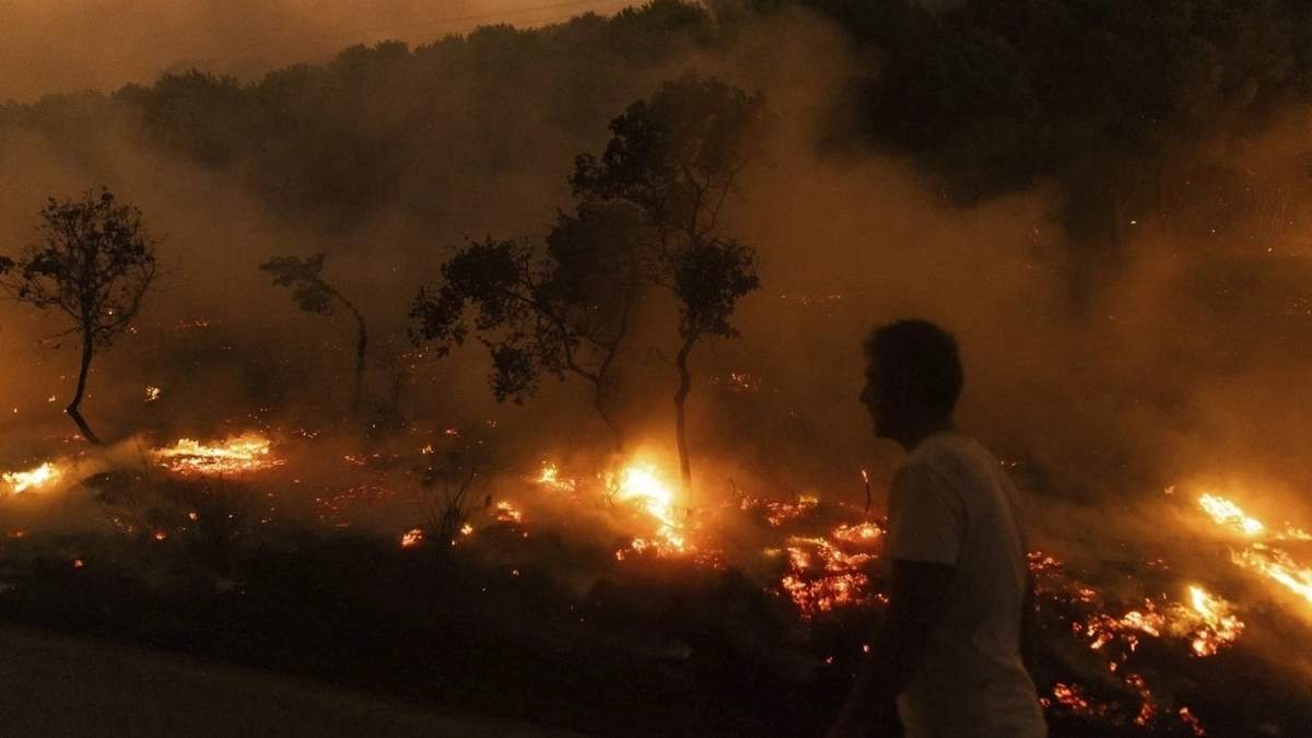 Incendio forestal en Dikela, cerca de Alexandroupolis, Grecia, el 22 de agosto de 2023