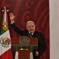 Priistas niegan a Lázaro Cárdenas y a Adolfo López Mateos al rechazar reforma eléctrica: AMLO