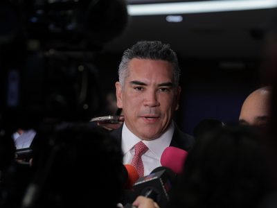 “Los priistas no somos vendepatrias”: "Alito" Moreno le responde a Sheinbaum