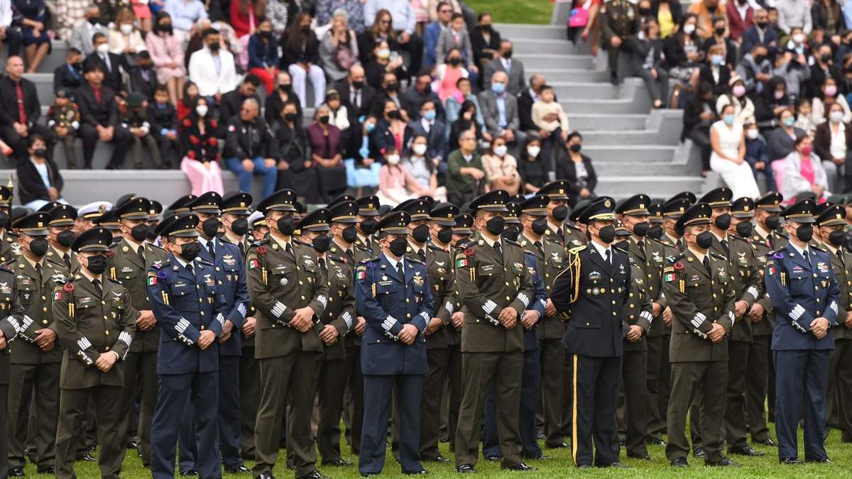 Un total de 82 nuevos jefes y oficiales se graduaron de la Escuela Superior de Guerra
