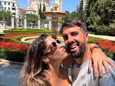 Sol Nobile y un vestido que habla por ella: embarazo, amor y una postal europea