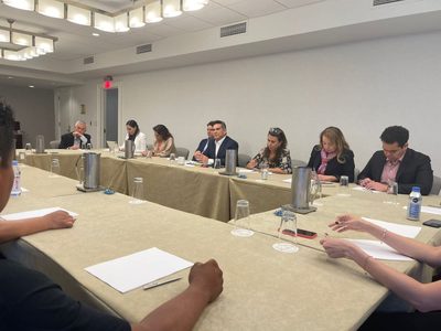 "Alito" Moreno viaja ahora a Washington; se reúne con migrantes y legisladores de EU