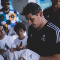 Iker Casillas se declara gay en un tuit …borra el mensaje y alega "cuenta hackeada"