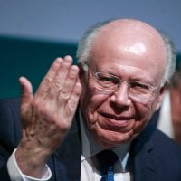 Peña no busca privatizar el sector salud, revira Narro a #YoSoyMédico17