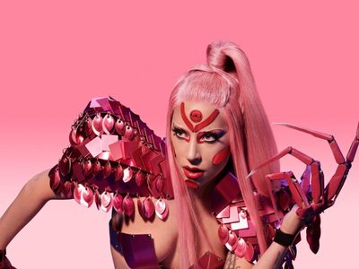 Este producto que lanza Lady Gaga es todo lo que sus fans esperaban para verse como ella